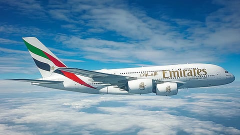 علقت طيران الإمارات جميع عملياتها من وإلى دبي، حتى الساعة 15:00 بتوقيت الإمارات يوم الثلاثاء