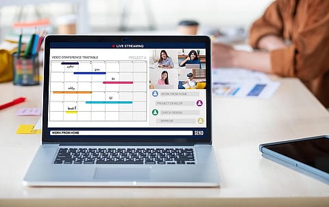 العمل والأسواق في الإمارات.. حقائق تدحض الشائعات