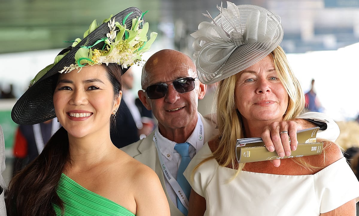 بين الحرير والجليد.. قبعات "ميدان" ترسم لوحة الأناقة في سباقات الخيل