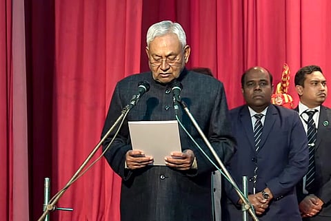 பிகார் முதல்வராக 9-வது முறையாகப் பதவியேற்றார் நிதிஷ் குமார்