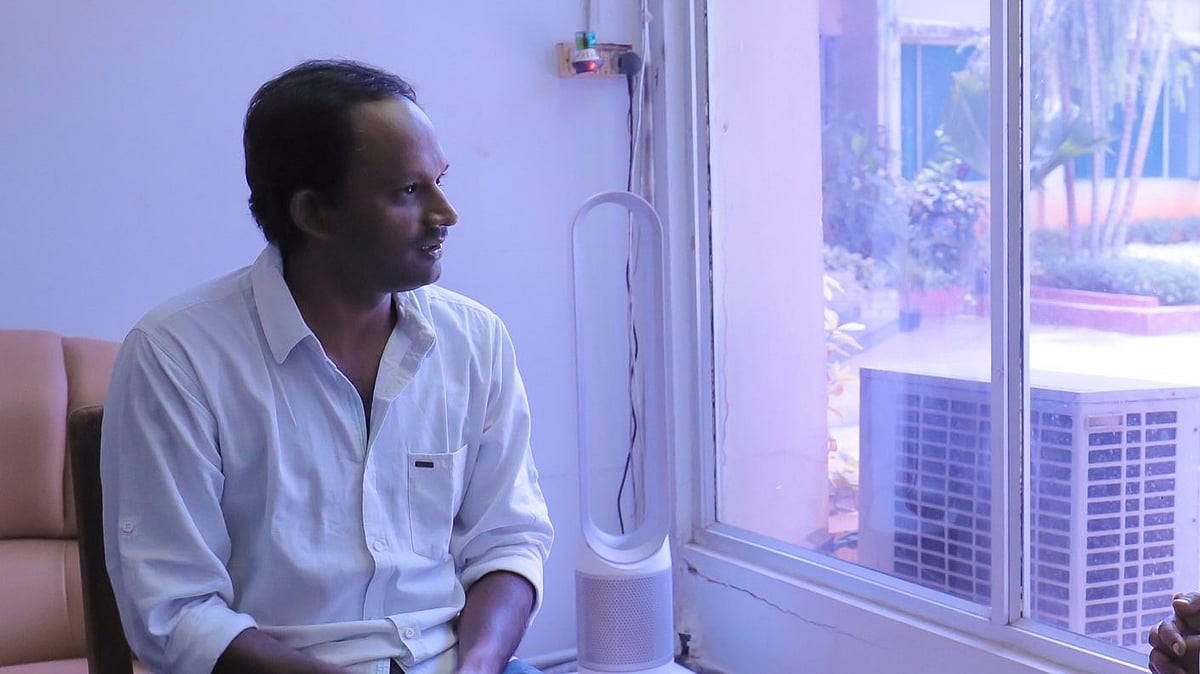 இயக்குநர் மணிகண்டன் வீட்டில் திருட்டு: தேசிய விருதை திருப்பியளித்த கும்பல்