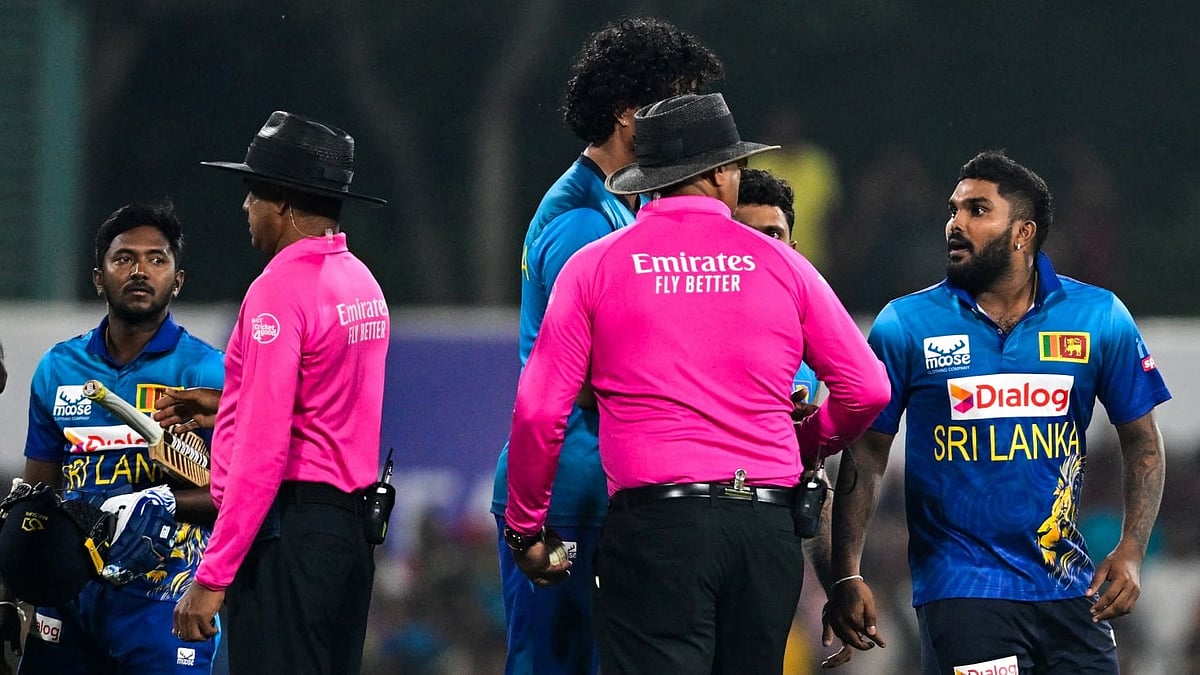 நோபால் சர்ச்சை: வனிந்து ஹசரங்காவுக்கு தடை