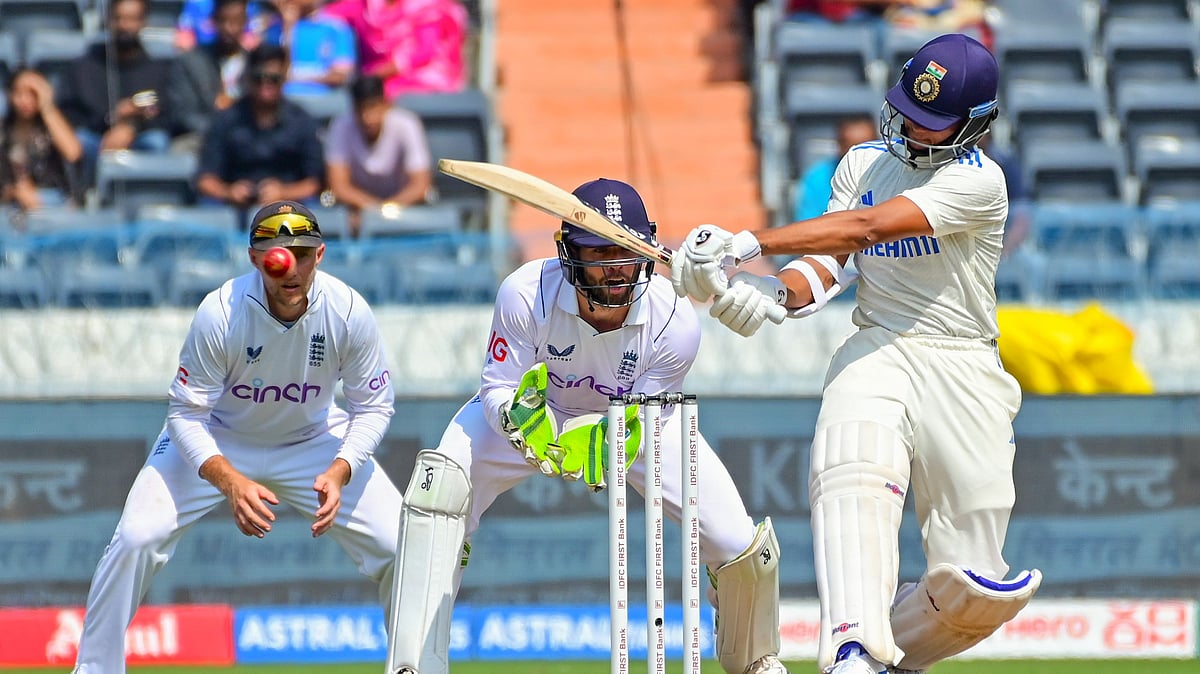 2-வது டெஸ்ட்: முதல் நாளில் அரை சதம் விளாசிய ஜெய்ஸ்வால்