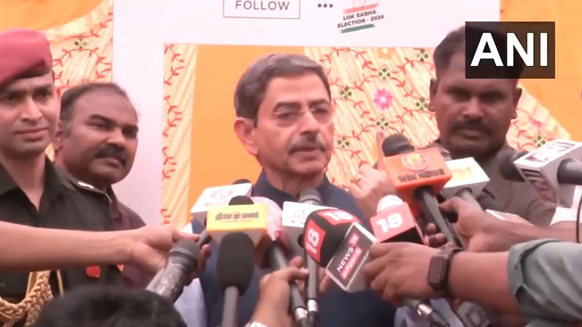 இது ஜனநாயகத்தின் திருவிழா: வாக்களித்த பிறகு தமிழக ஆளுநர் ரவி பேட்டி