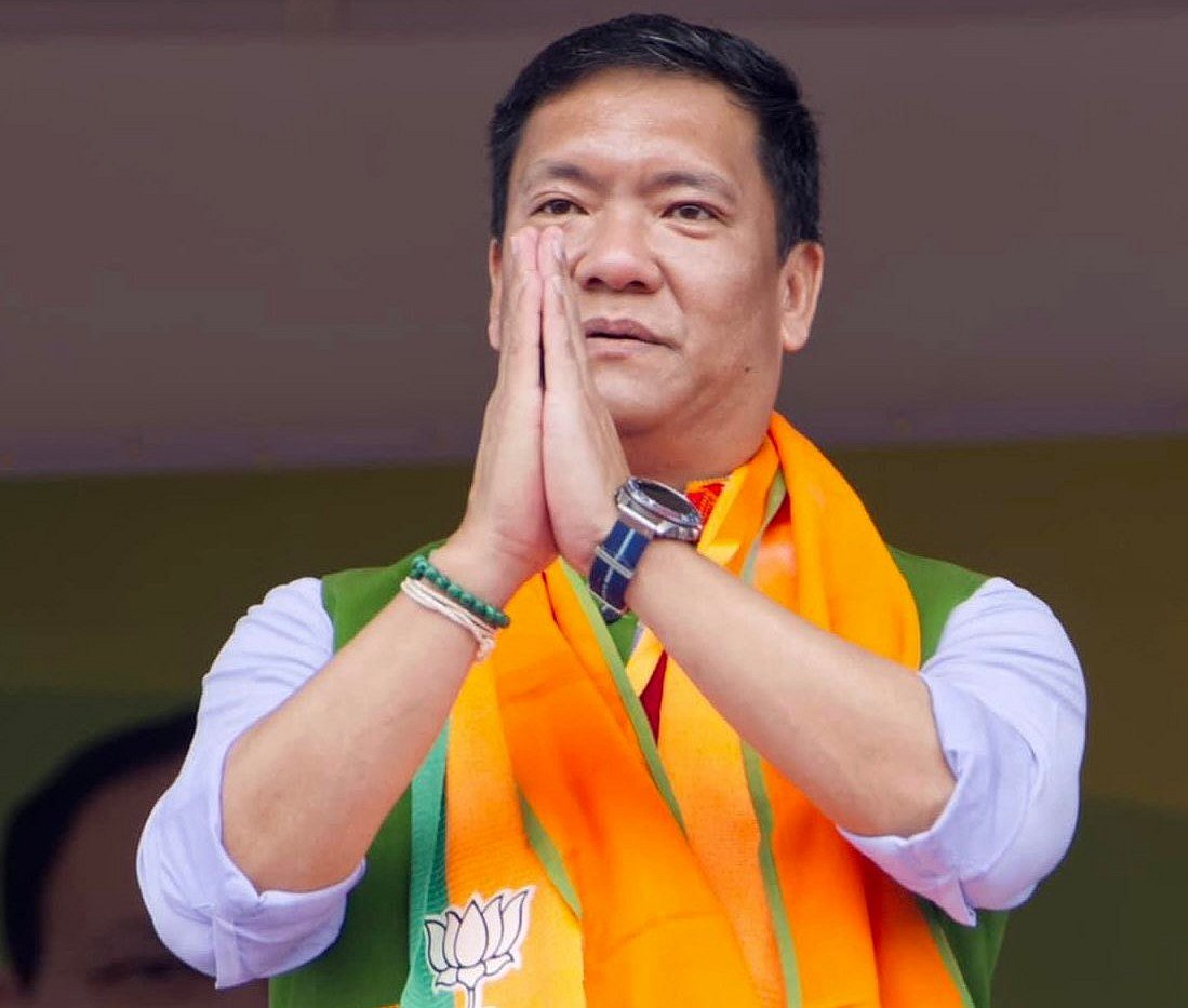 அருணாச்சலப் பிரதேச மாநில முதல்வராகப் பதவியேற்றார் பெமா காண்டு!