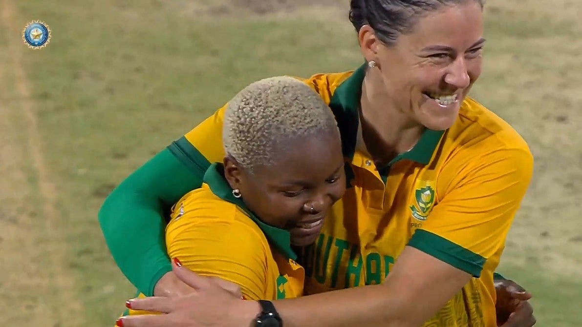 மகளிர் டி20 தொடர்: 12 ரன்கள் வித்தியாசத்தில் இந்தியாவை வீழ்த்திய தெ.ஆ. அணி!