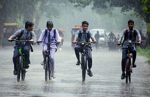அடுத்த 36 மணி நேரத்தில் புதிய காற்றழுத்த தாழ்வு பகுதி: நவ.15 வரை தமிழ்நாட்டில் கனமழைக்கு வாய்ப்பு!
