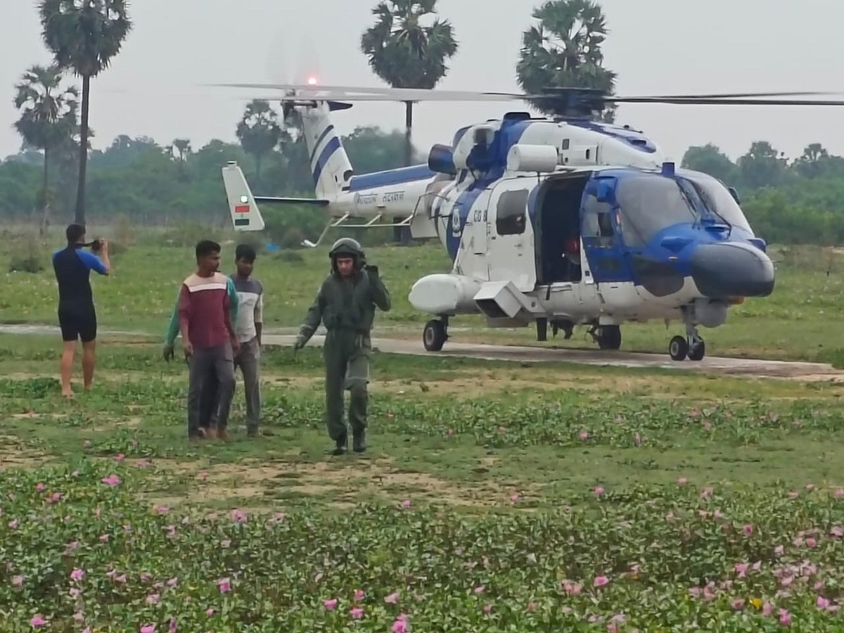 கடலூர்: ஹெலிகாப்டர் மூலம் மீட்கப்பட்ட மீனவர்கள் (வீடியோ)