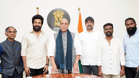 அமரன் படக்குழுவினரை வாழ்த்திய பாதுகாப்புத்துறை அமைச்சர்!