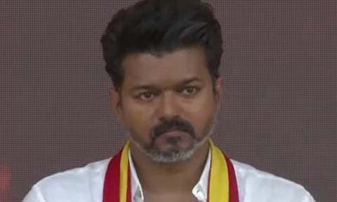 ஆளுநர் யாராக இருந்தாலும் தமிழக சட்டமன்ற மரபைப் பின்பற்றவேண்டும்: தவெக தலைவர் விஜய்