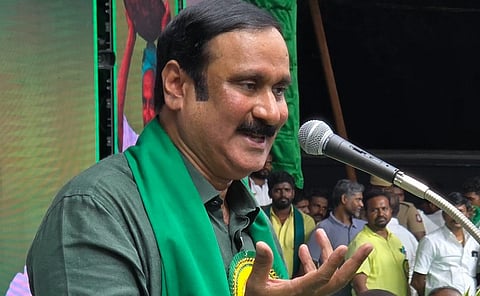 அமைச்சர் பொன்முடிக்குக் கண்டனம் தெரிவித்த கிராமத்தினர் மீது தொடர் அடக்குமுறை: அன்புமணி