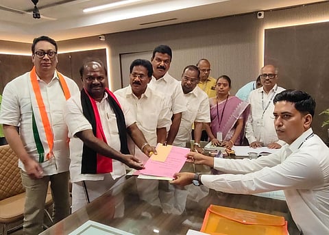 ஈரோடு கிழக்கு இடைத்தேர்தல்: வேட்புமனுத் தாக்கல் நிறைவு