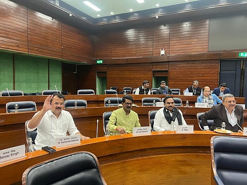 வக்ஃபு மசோதா திருத்தங்களுக்கு நாடாளுமன்ற கூட்டுக்குழு ஒப்புதல்!
