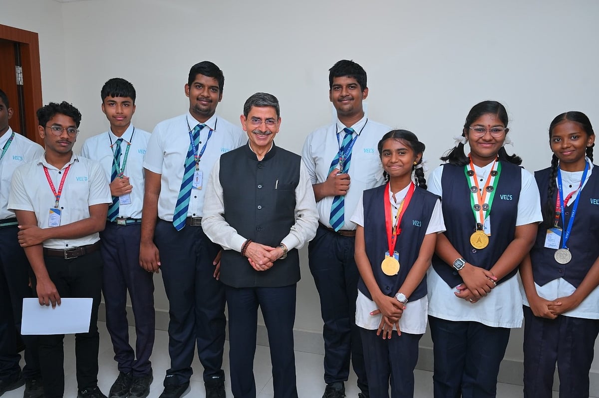 ஹிந்தியை எதிர்க்கிறோம் என்ற பெயரில்...: ஆளுநர் ஆர்.என். ரவி