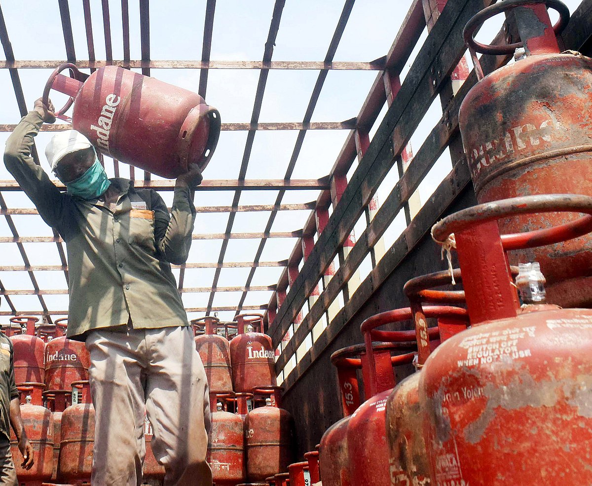 சமையல் எரிவாயு சிலிண்டர் தட்டுப்பாடு: அத்தியாவசிய பொருள்கள் சட்டம் அமல் | LPG | ESMA | 