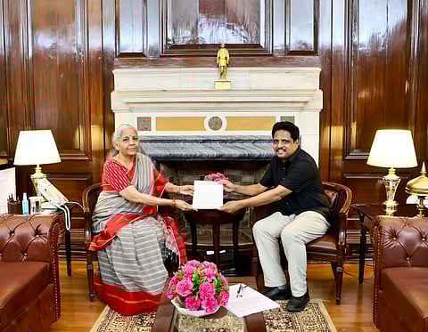 நகைக் கடனுக்கான புதிய நிபந்தனைகள் நீக்கப்பட வேண்டும்: நிர்மலா சீதாராமனிடம் சு.வெ. மனு