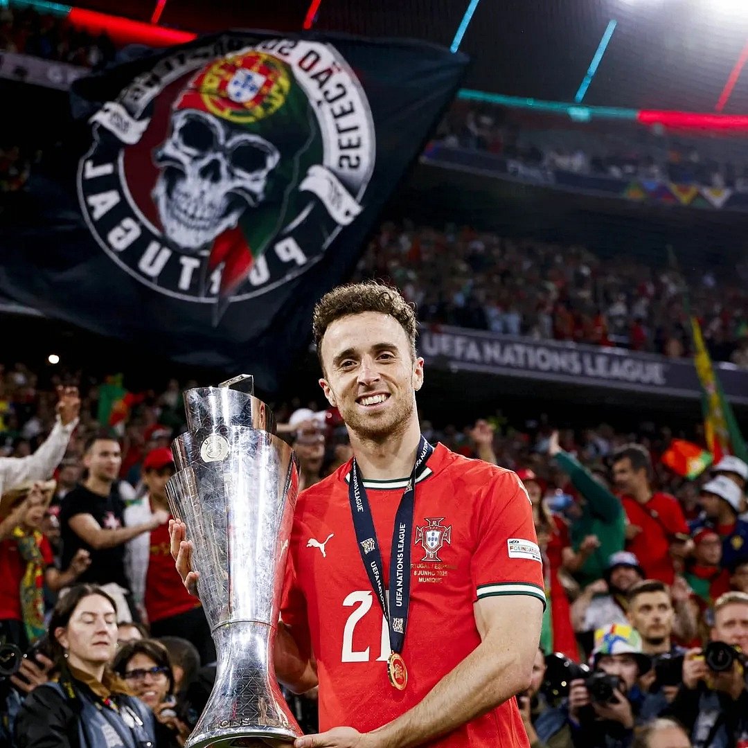 பிரபல கால்பந்து வீரர் டியோகோ ஜோடா கார் விபத்தில் உயிரிழப்பு