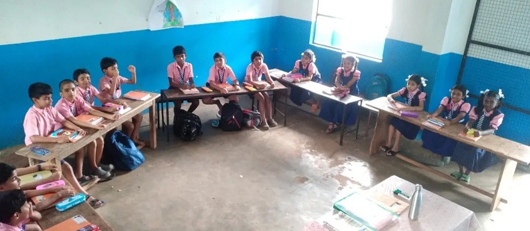 பள்ளிகளில் முதல் பெஞ்சும் கிடையாது; கடைசி பெஞ்சும் கிடையாது: சினிமாவால் நிகழும் புரட்சி! | Sthanarthi Sreekuttan
