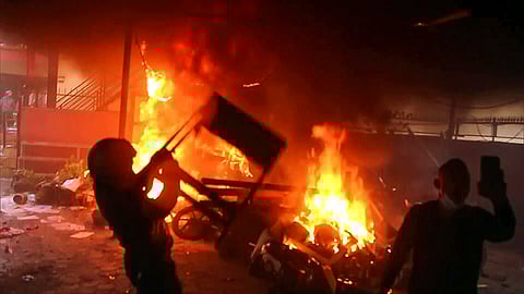 தீக்கிரை ஆன நேபாள நாடாளுமன்றம் : எல்லை மீறிய போராட்டக்காரர்கள் | Nepal Parliament Fire | GenZ Protest |