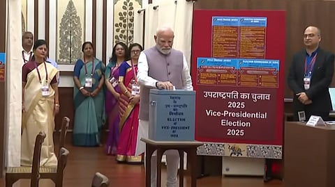 குடியரசு துணைத் தலைவர் தேர்தல் தொடங்கியது: வாக்களித்தார் பிரதமர் மோடி! | Vice President Election |