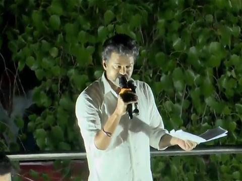 உயிரிழந்தோர் குடும்பத்துக்கு தலா ரூ. 20 லட்சம்: விஜய் அறிவிப்பு | TVK Vijay | Stampede | Karur Stampede |