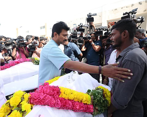 சரியாக நேரத்துக்கு வர வேண்டும்: கரூரில் ஆய்வுக்குப் பிறகு உதயநிதி ஸ்டாலின் பேச்சு! | Karur | Karur Stampede | 