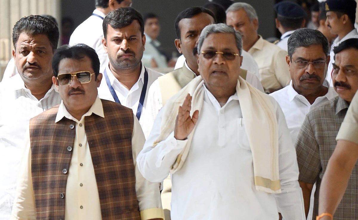 அரசு கட்டடங்களில் ஆர்.எஸ்.எஸ். நிகழ்ச்சிகள்?: ஆய்வு செய்ய கர்நாடக முதல்வர் சித்தராமய்யா உத்தரவு | RSS |