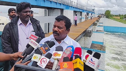 செம்பரம்பாக்கத்திலிருந்து நீர் திறப்பு: அதிகாரிகளைக் கண்டித்த செல்வப்பெருந்தகை | Selvaperunthagai |