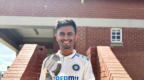 இரட்டைச் சதமடித்த பிரதோஷ் ரஞ்சன் பால் ஆட்டநாயகன் விருதை வென்றார்.