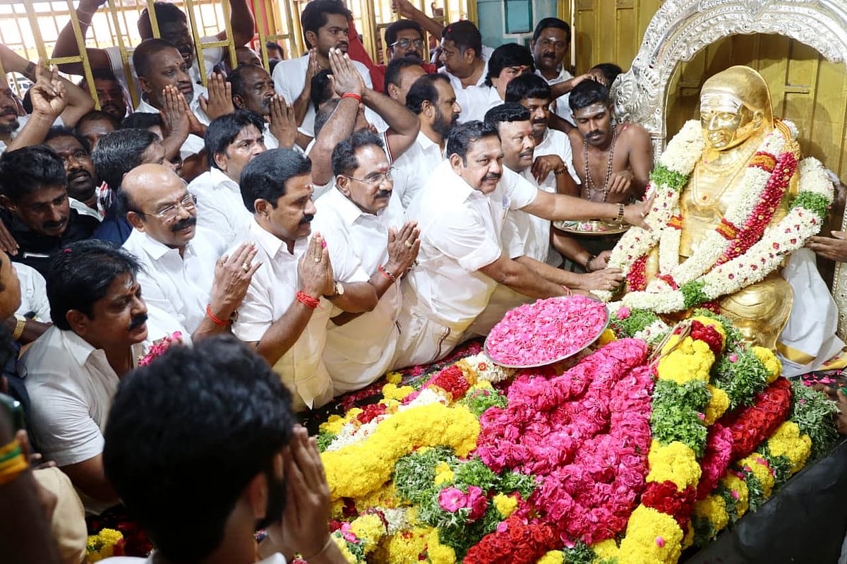 ஒரே காரில் ஓபிஎஸ், செங்கோட்டையன்: எடப்பாடி பழனிசாமி கொடுத்த பதில்! | Edappadi Palaniswami | AIADMK |