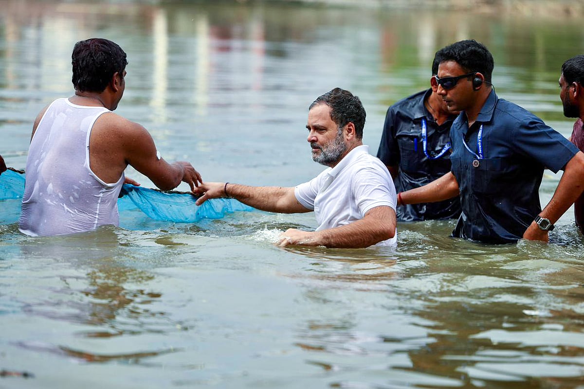 பிஹார்: குளத்தில் குதித்து மீன்பிடித்த ராகுல் காந்தி! (வீடியோ) | Rahul Gandhi |