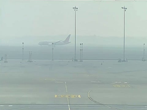 தில்லியில் கடும் பனிமூட்டம்: விமான சேவைகள் பாதிப்பு