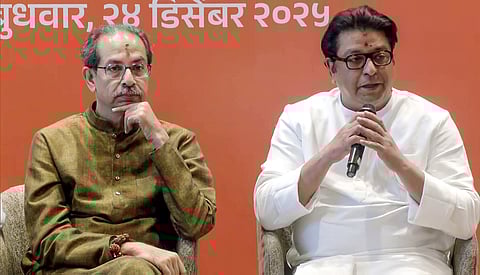 மகாராஷ்டிர உள்ளாட்சித் தேர்தல்: 20 ஆண்டுகளுக்கு பின் இணைந்த தாக்கரே சகோதரர்கள்