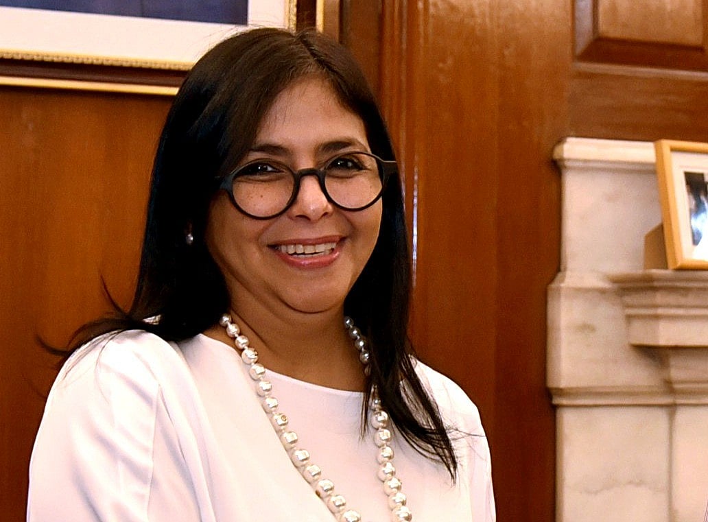 வெனிசுலாவின் இடைக்கால அதிபர்: யார் இந்த டெல்சி ரோட்ரிக்ஸ்? | Delcy Rodriguez | 