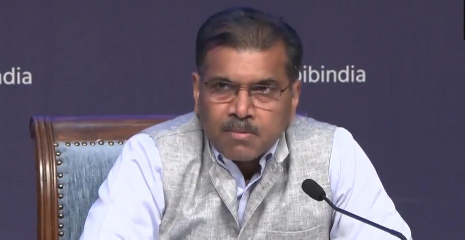 இந்தியா வந்த சரக்கு கப்பல்களில் இறக்கும் பணிகள் தீவிரம்: கப்பல்துறை சிறப்புச் செயலாளர் தகவல் | LPG | Iran |