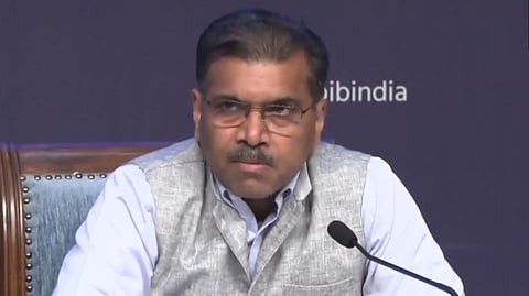 இந்தியா வந்த சரக்கு கப்பல்களில் இறக்கும் பணிகள் தீவிரம்: கப்பல்துறை சிறப்புச் செயலாளர் தகவல்