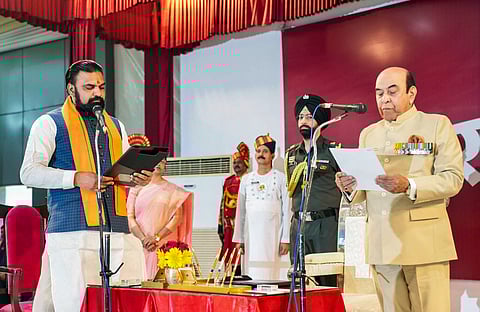 பிஹார் முதலமைச்சராகப் பதவியேற்றுக் கொண்ட சாம்ராட் சௌத்ரி