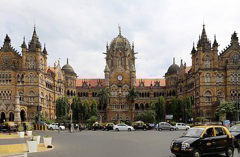First in India, CSMT in Mumbai gets new augmented reality screens! 