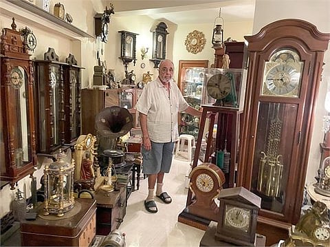 Did you know about this 78 year old Indore man who boasts a record collection of rare clocks? 