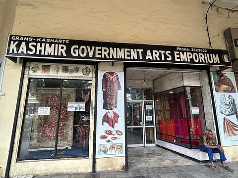 Explore the colourful world of Kashmir Government Arts Emporium in Hazratganj