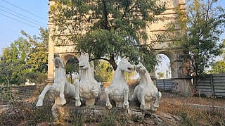 Shhh Koi hai! Buckle up for a paranormal thrill ride through THESE Haunted Places in Ahmedabad!