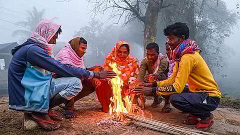 Lucknow Weather: Temp drops 6.9°C below normal, 22 trains & 18 flights delayed, rainfall expected