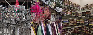 Complete guide to Ahmedabad's Law Garden Market: Fashion, accessories, street food, books & more!