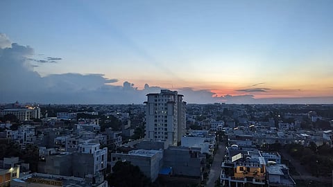 Lucknow Weather: Strong winds to prevail today; rain and temperature dip expected this weekend