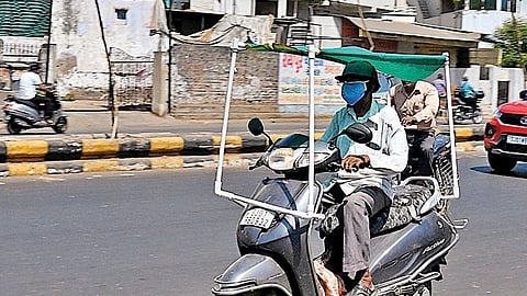 Mercury hits 43.2°C in Ahmedabad, prompting heatwave alert & spike in transport costs!
