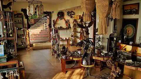 Up for an artsy break? Pick Devrai Art Village as your next weekend escape from Mumbai