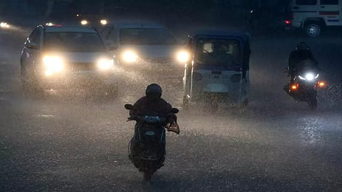 Heavy rain in Lucknow