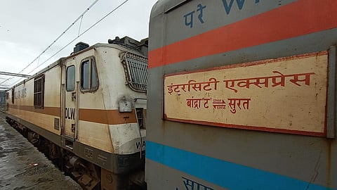 Bandra-Surat Intercity Express
