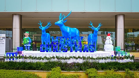 It’s the 'Season of Smiles' at Lulu Mall! A blue, sparkly, festive take on Christmas