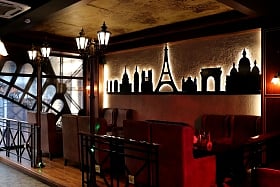 Hop on to Eiffel Cafe to be a part of Lucknow’s most epic New Year’s Eve Party!